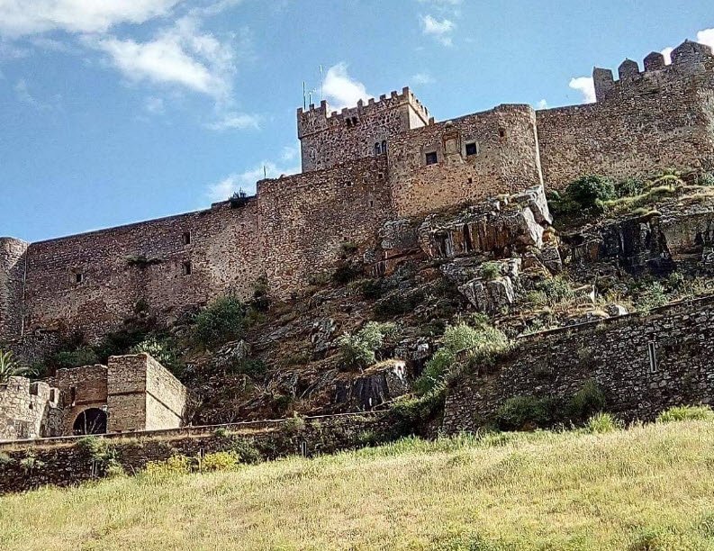 Castillo de Inesque, Spain